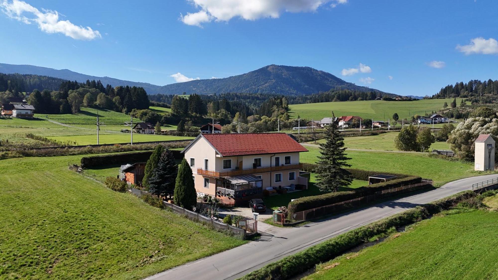 Haus Petra Apartman Neumarkt in Steiermark Kültér fotó